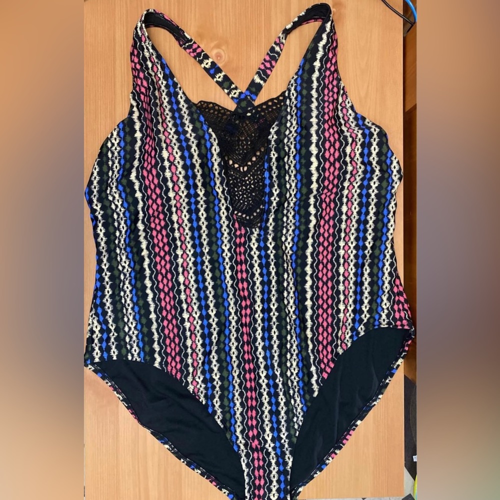 New one-piece 3x swimsuit (24w-26w)